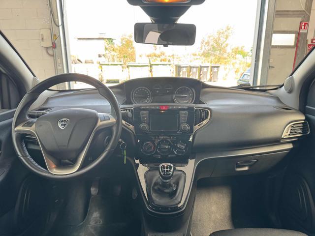 LANCIA Ypsilon 1.0 FireFly 5 porte S&S Hybrid Ecochic Silver