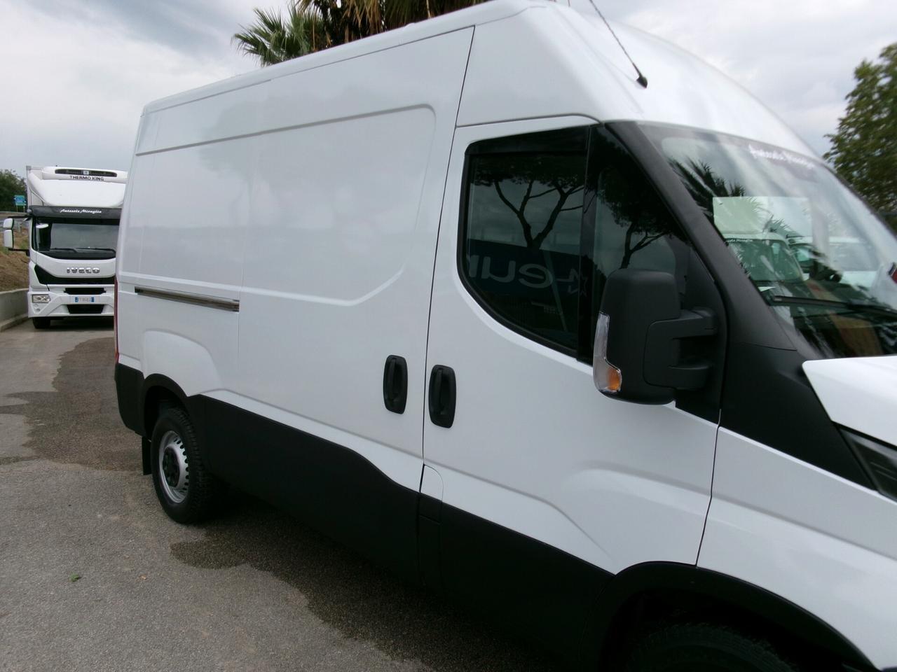 Iveco Daily 35S12 2.3 120CV EURO 6 FURGONE P.MEDIO *PERFETTO*