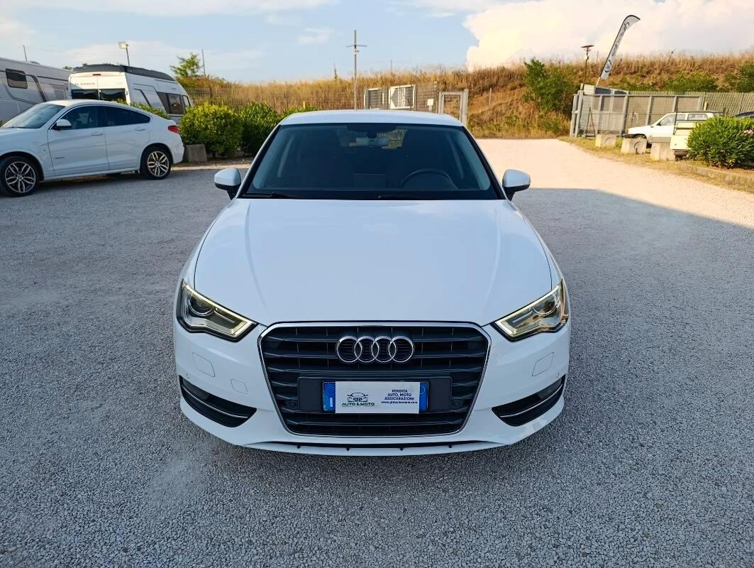 Audi A3 2.0 tdi Attraction 150cv s-tronic E6