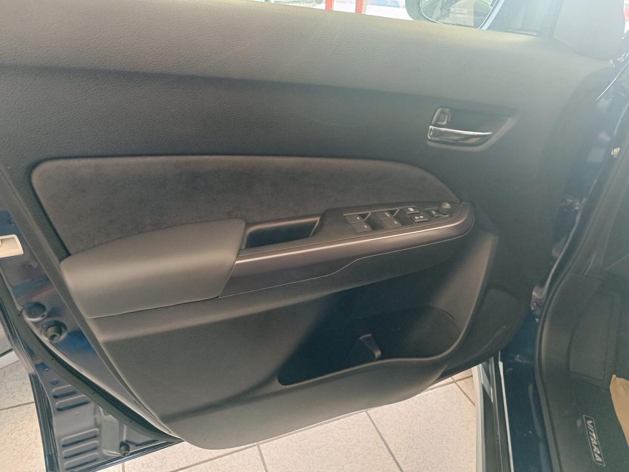 SUZUKI VITARA 1.4 IBRIDA ALLGRIP 4X4 MANUALE BICOLORE