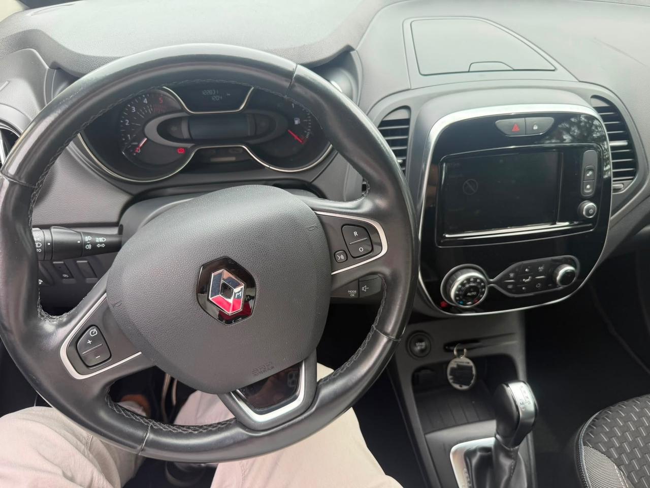 Renault Captur dCi 8V 90 CV EDC Start&Stop Energy Initiale Paris