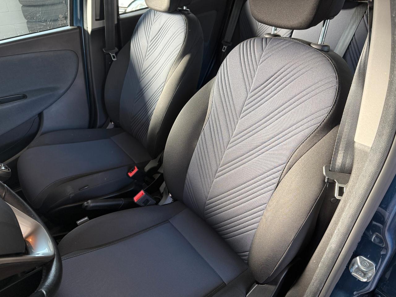 Lancia Ypsilon 1.0 FireFly 5 porte S&S Hybrid Gold