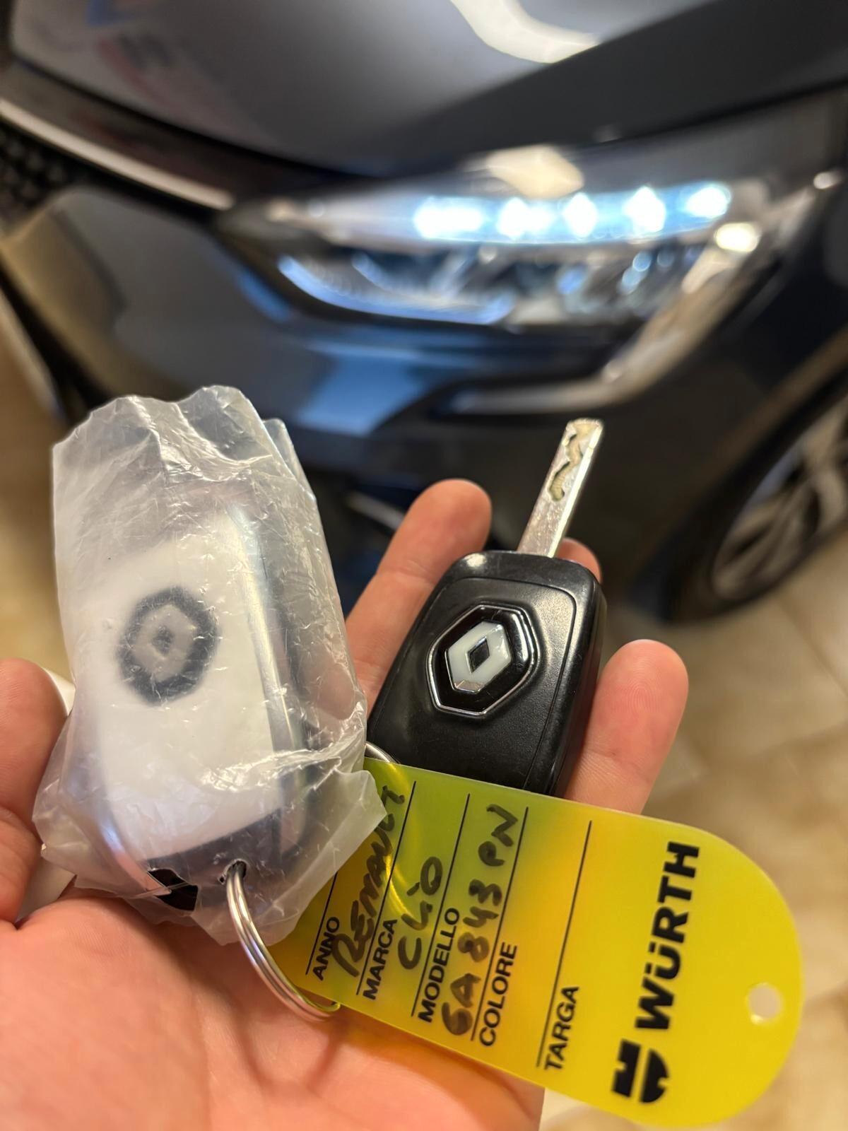 RENAULT CLIO ANNO 2020 BZ GPL ADATTA NEOPATENTATI KM 89 MILA