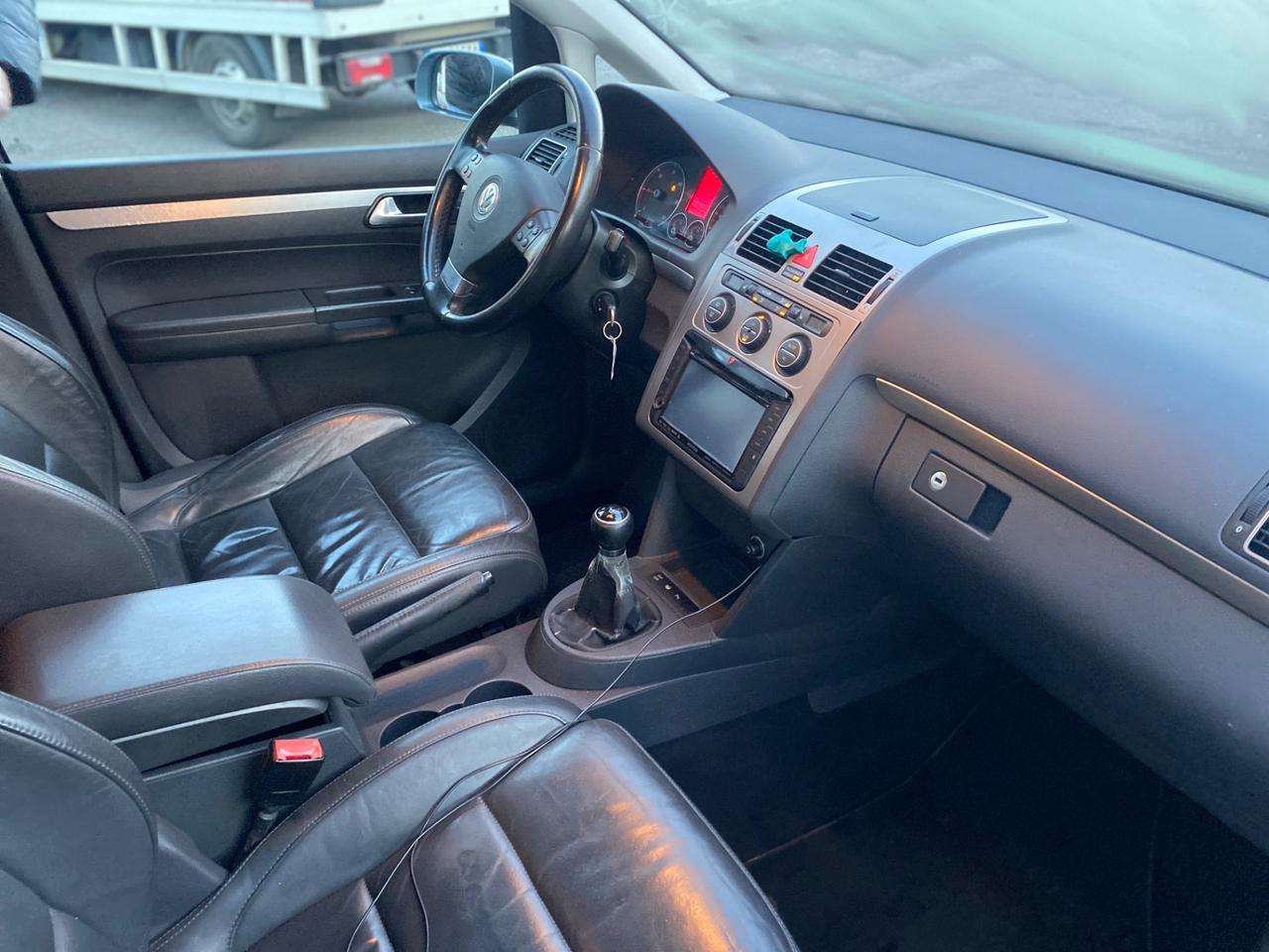 Volkswagen Touran 2.0 TDI 7 posti pelle FULL OPTIONAL