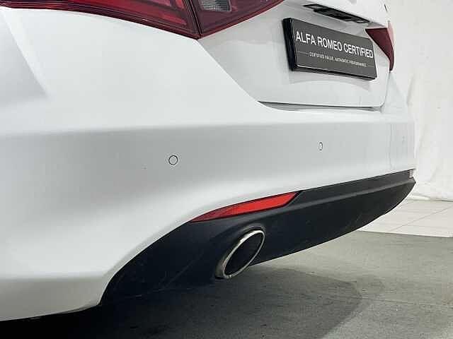 Alfa Romeo Giulia 2.0 Turbo 200 CV AT8 Business