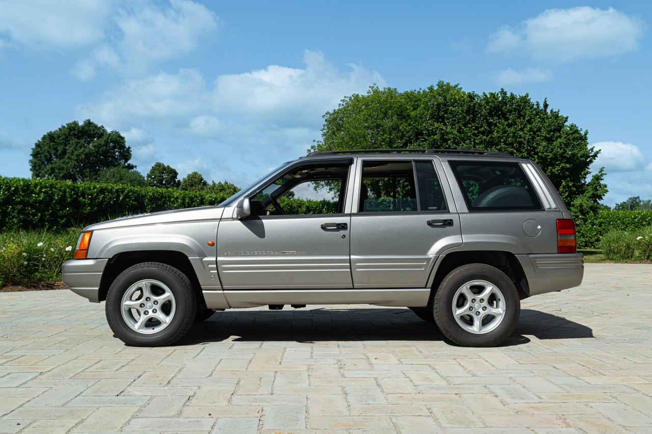 Jeep Grand Cherokee LIMITED LX 5.9 V8 - JEP00027