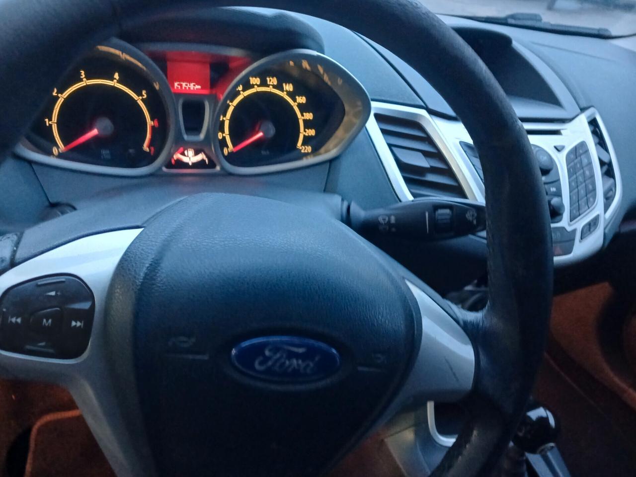 Ford Fiesta 1.2 5 porte Titanium