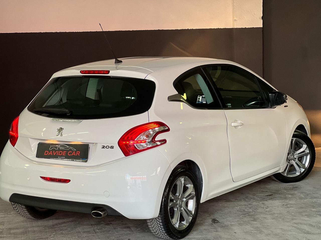 Peugeot 208 1.2 VTi 82 CV 3 porte Serie Speciale S