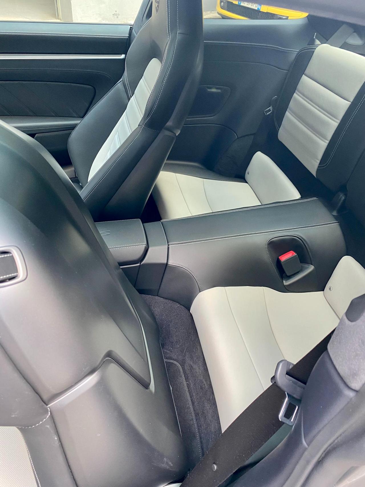 Porsche 992 Coupe 911 3.7 Turbo S auto panorama+ burmester