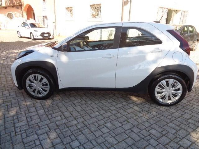 Toyota Aygo X 1.0 VVT-i 72 CV 5 porte Active S-CVT NO VINCOLO DI FINANZIAMENTO km 7000