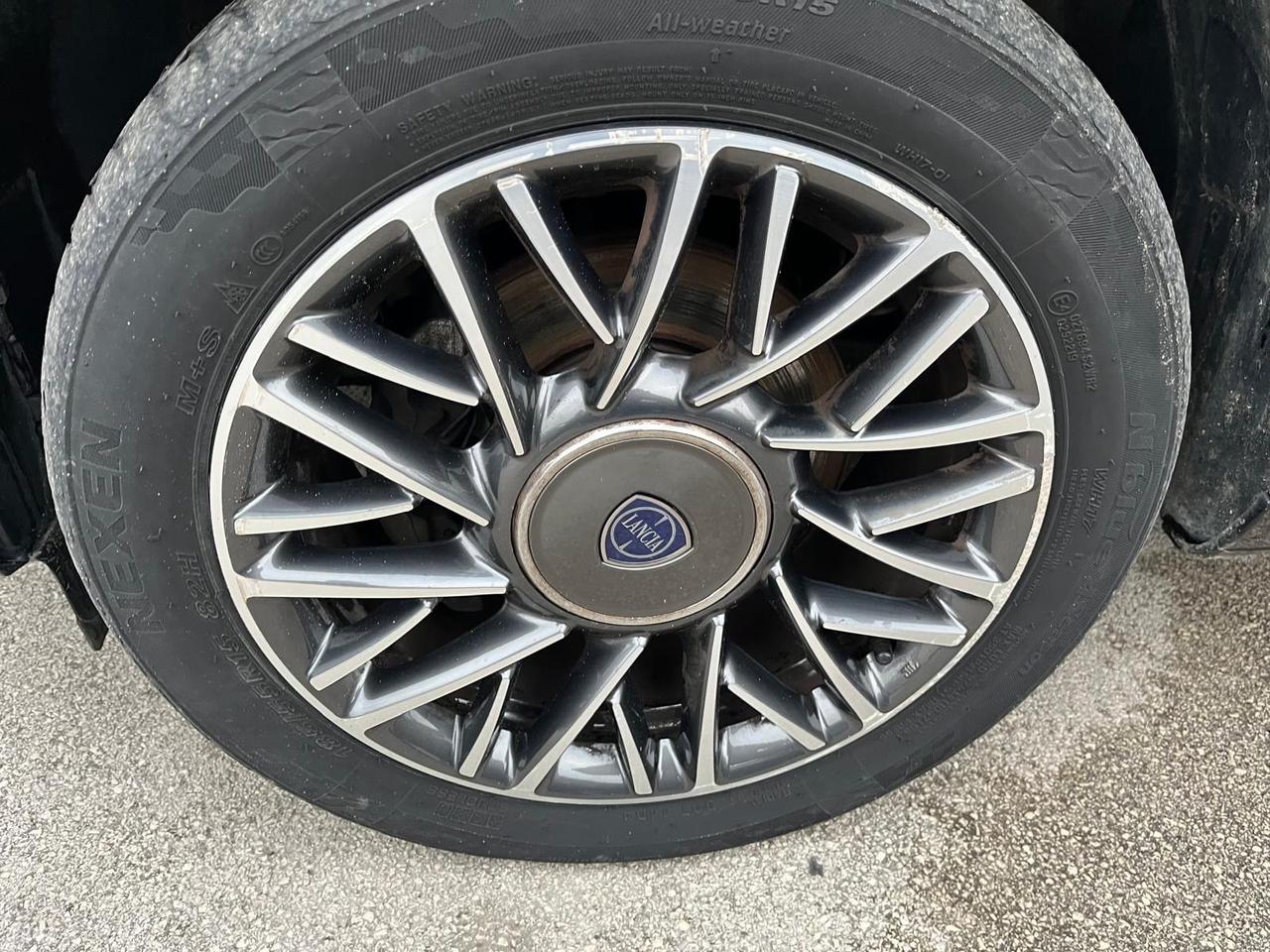 Lancia y 0.9 twinair benz.-cambio automatico-full-2016