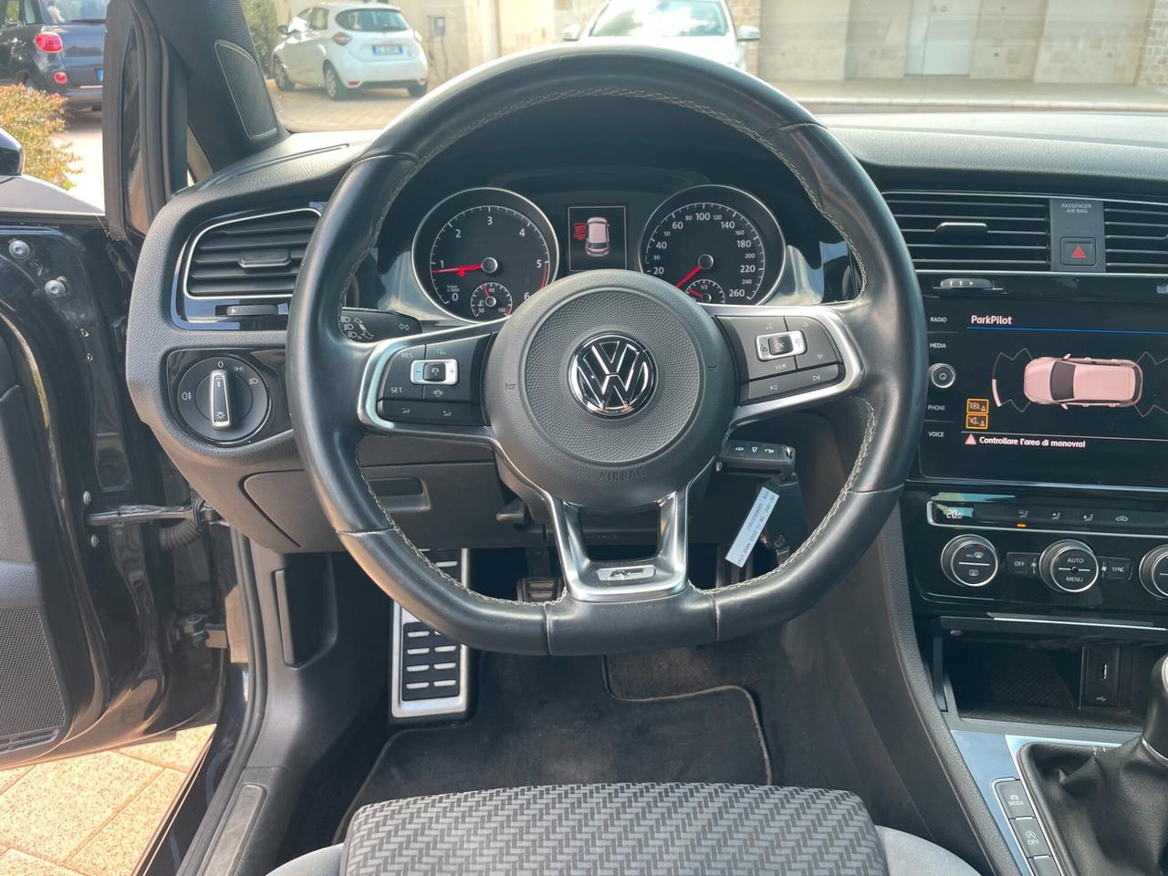 Volkswagen Golf 1.6 TDI 116 SPORT "R LINE" FINANZIABILE