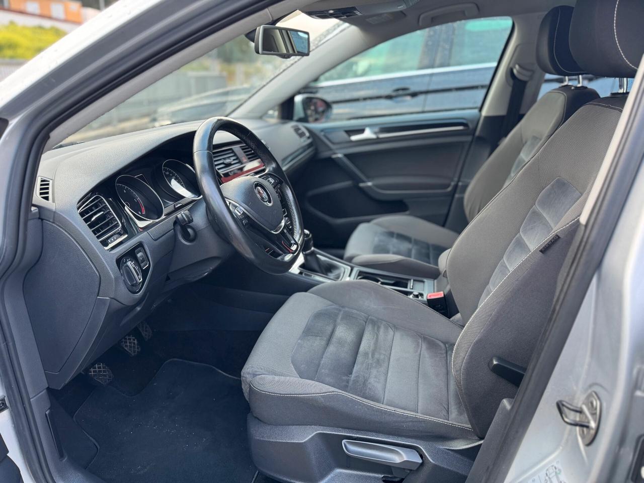 Volkswagen Golf Business 1.6 TDI 5p. Highline