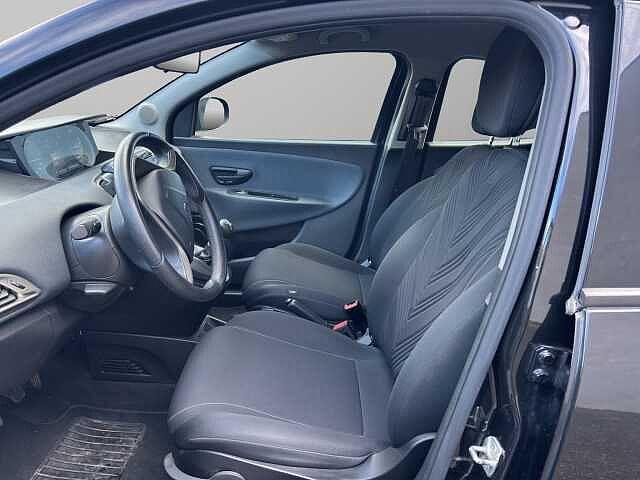 Lancia Ypsilon 1.0 FireFly 5 porte S&S Hybrid Ecochic Gold