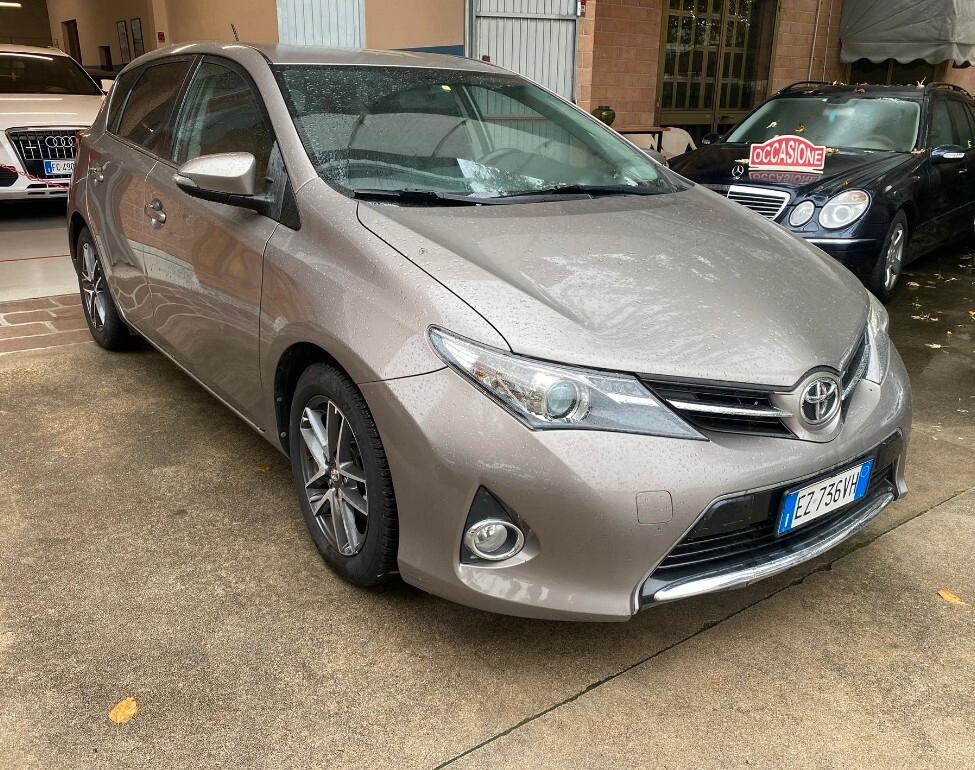 Toyota Auris 1.4 D-4D Active