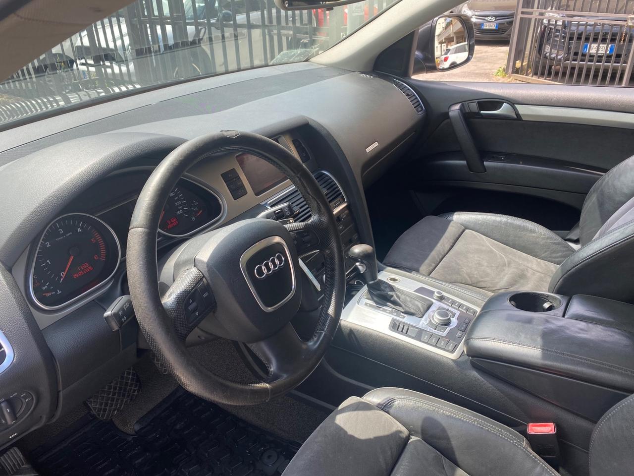 Audi Q7 4.2 V8 TDI quattro tiptronic