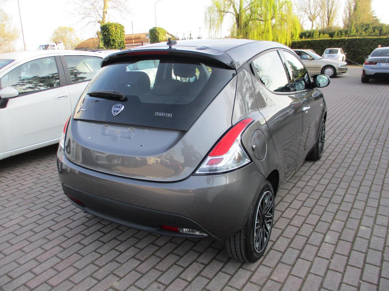 Lancia Ypsilon 1.0 Hybrid Silver Plus - Ok Neopat./Bluetooth