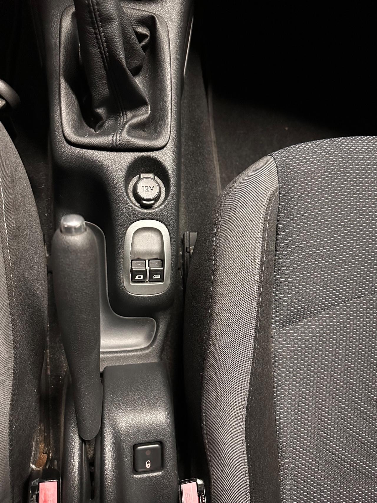 Peugeot 206 plus 1.1 2011