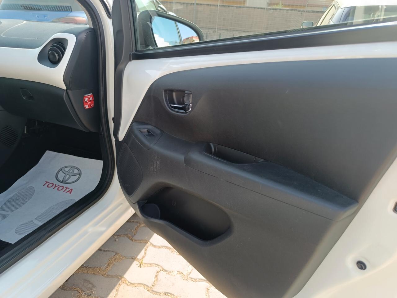 Peugeot 108 PureTech 82 5 porte Active TOP!