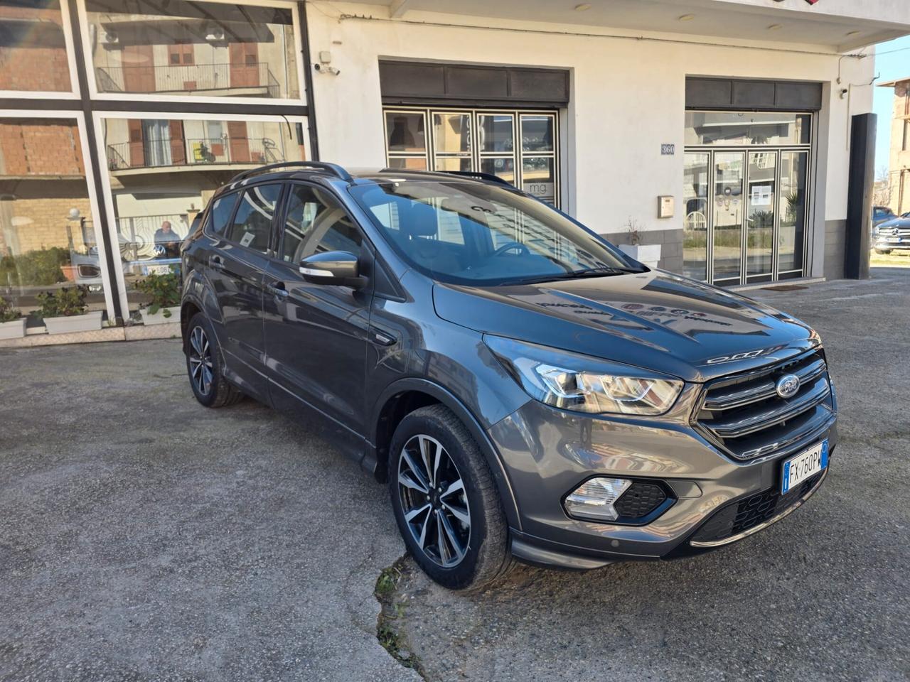 Ford Kuga 1.5 TDCI 120 CV S&S 2WD ST-Line