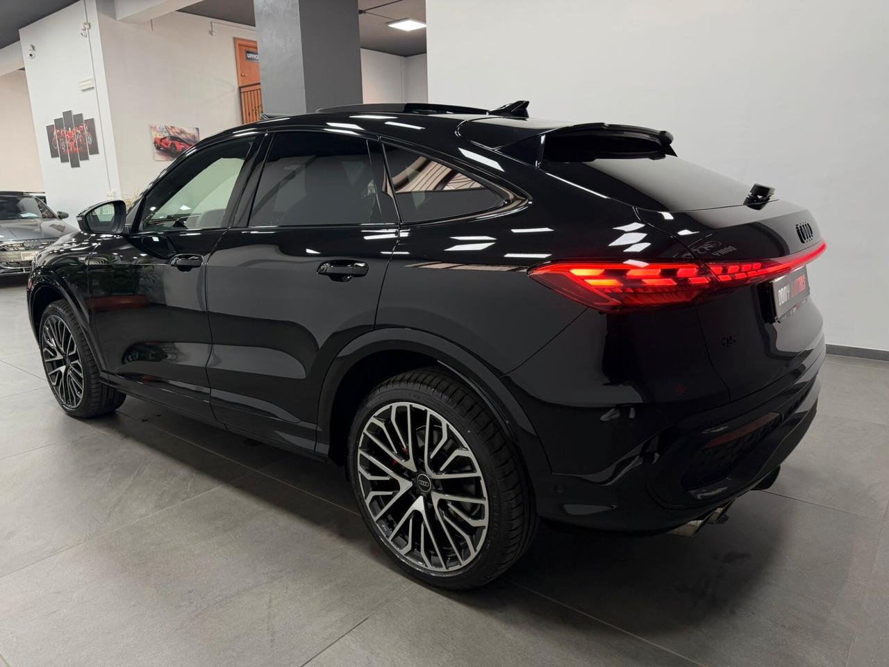 Audi Q5 SPORTBACK 40 TDI quattro S tronic Identity Black