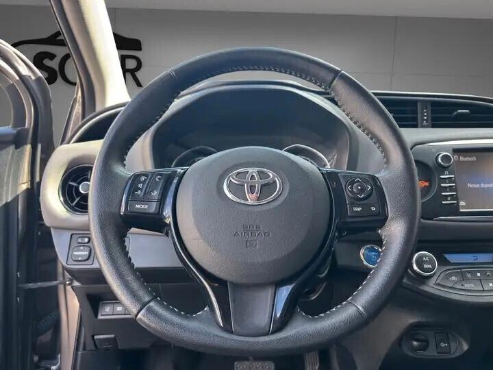 Toyota - Yaris 1.5 Hybrid Lounge