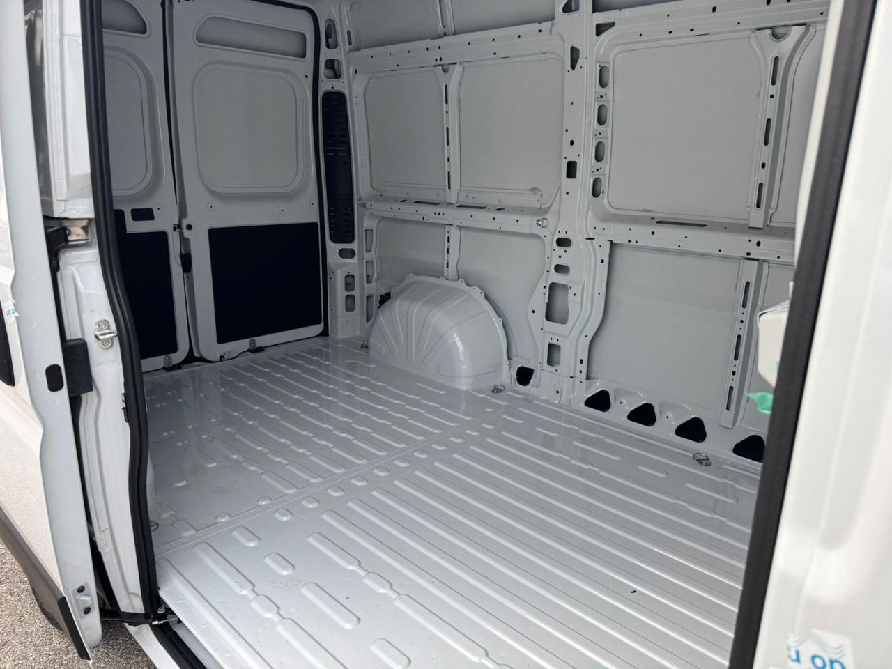 FIAT Ducato 33 L2h2 2.2cc Diesel 140cv Furgone Lastrato