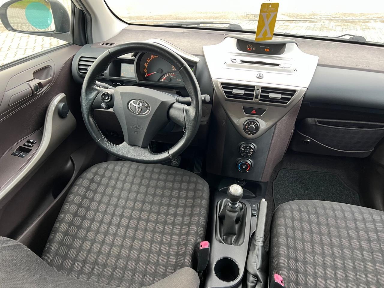 Toyota iQ 1.0 Sol