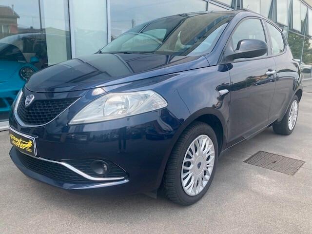 Lancia Ypsilon 1.2 69 CV 5 porte Apple Connect clima ideale per neopatentati