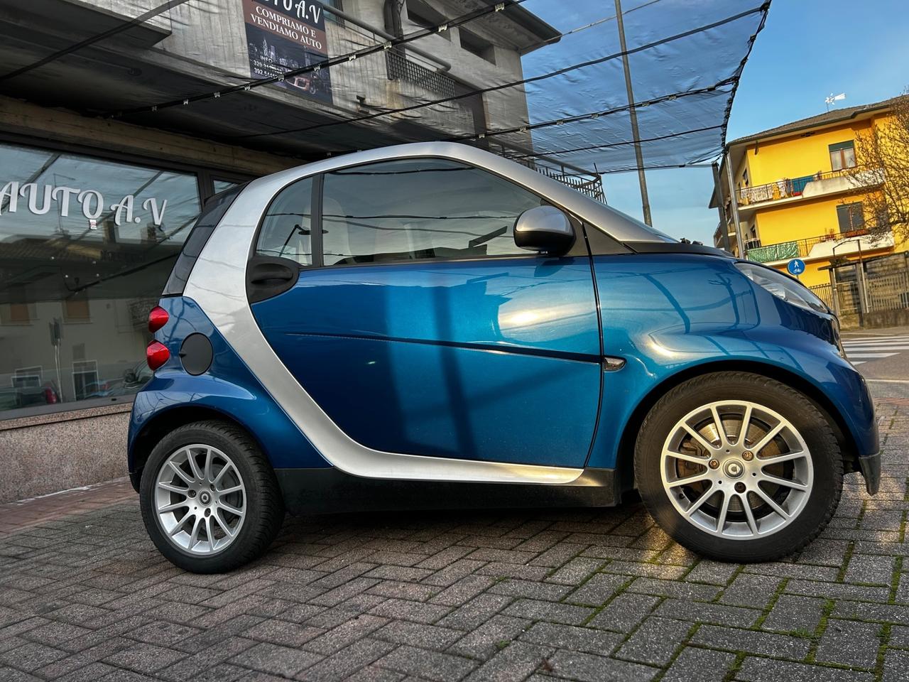 Smart ForTwo 1000 52 kW coupé limited one