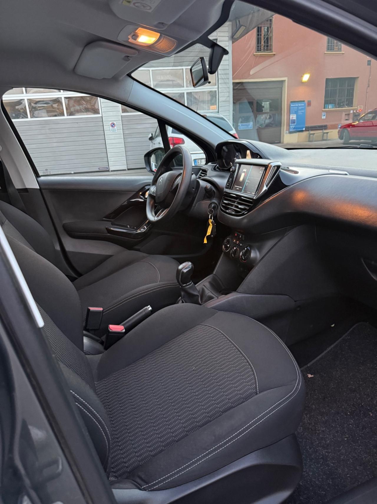Peugeot 208 PureTech 82 5 porte Allure
