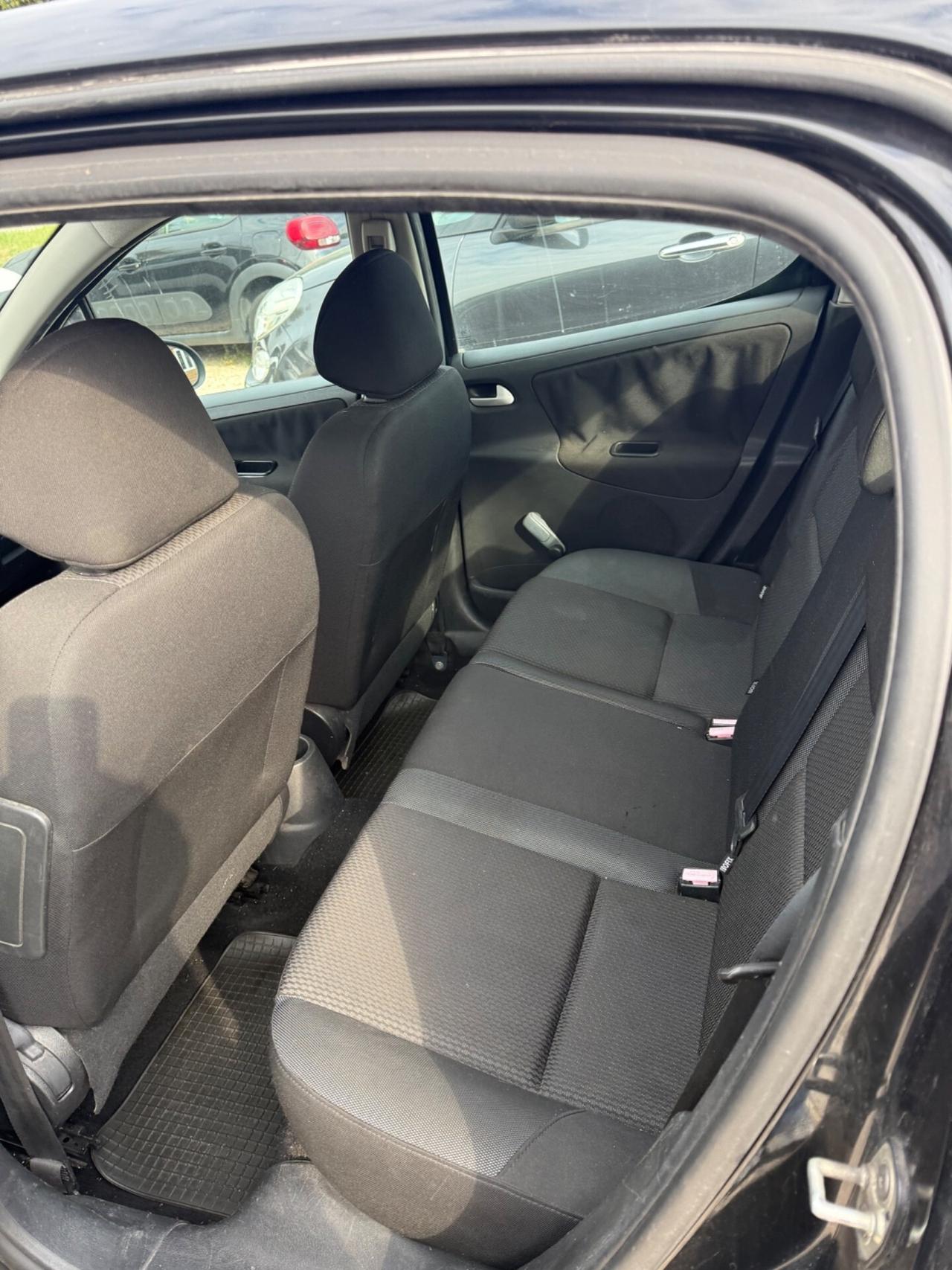 Peugeot 207 1.6 HDi 90CV 5p.neopatentati