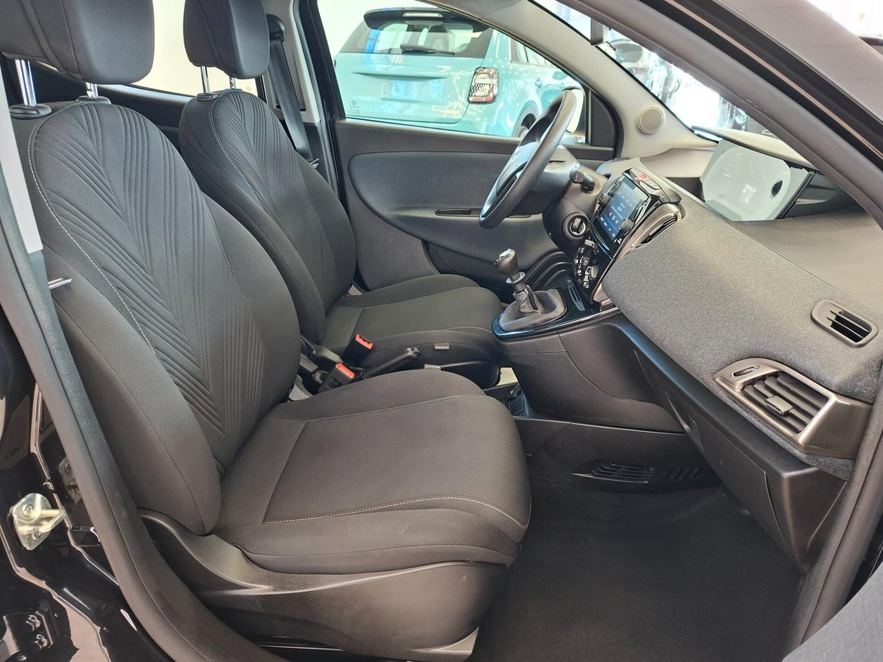 Lancia Ypsilon 1.0 FireFly 5 porte S&S Hybrid Gold