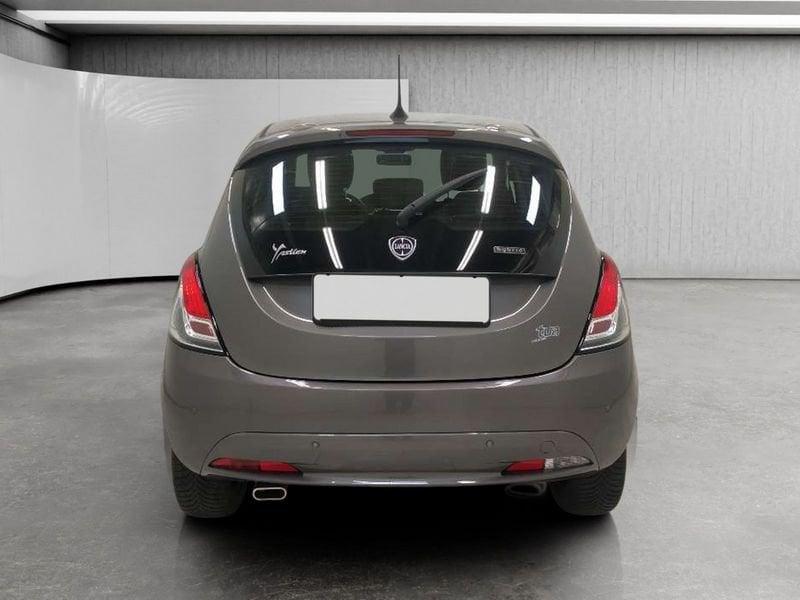 Lancia Ypsilon 1.0 firefly hybrid Gold s&s 70cv