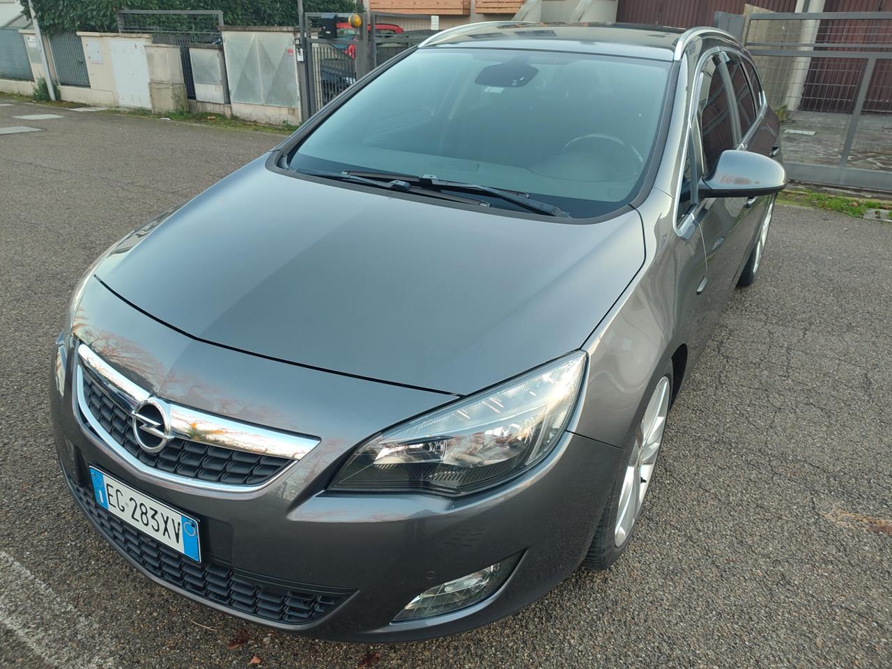 Opel Astra 1.6 Turbo 180CV Sports Tourer Cosmo S