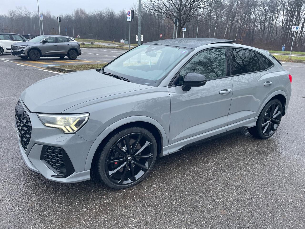Audi RSQ3 SPB quattro*Automatik*Navi*Pelle
