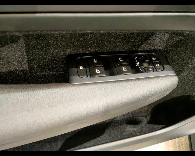 VOLVO XC40 2.0 d4 R-design awd geartronic