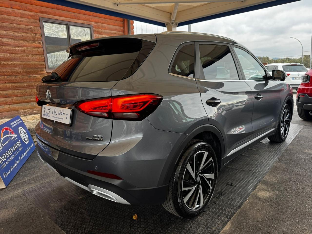 Mg ZS Hybrid+ Luxury - 2025