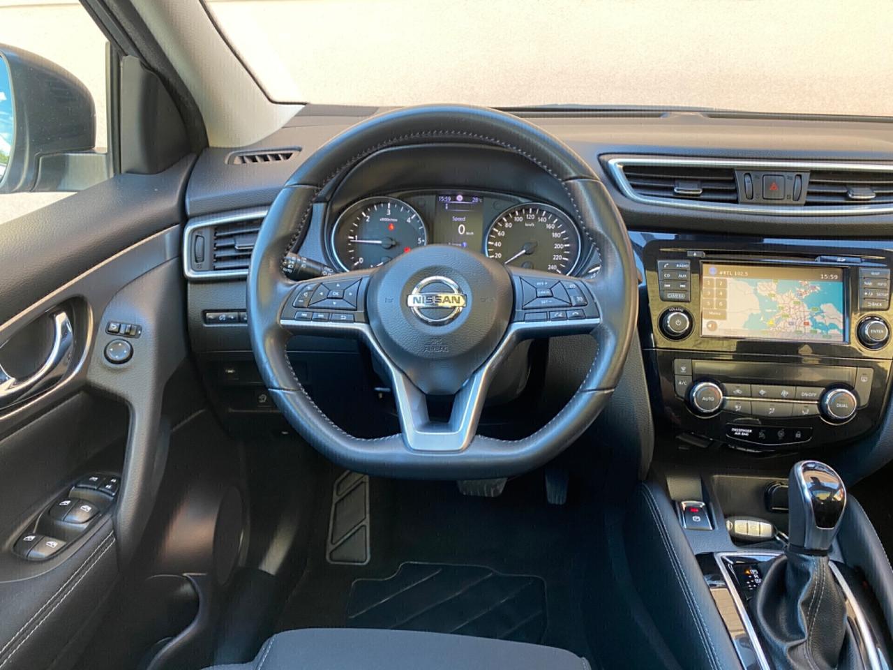 Nissan Qashqai 1.6 Automatica con tetto panoramico