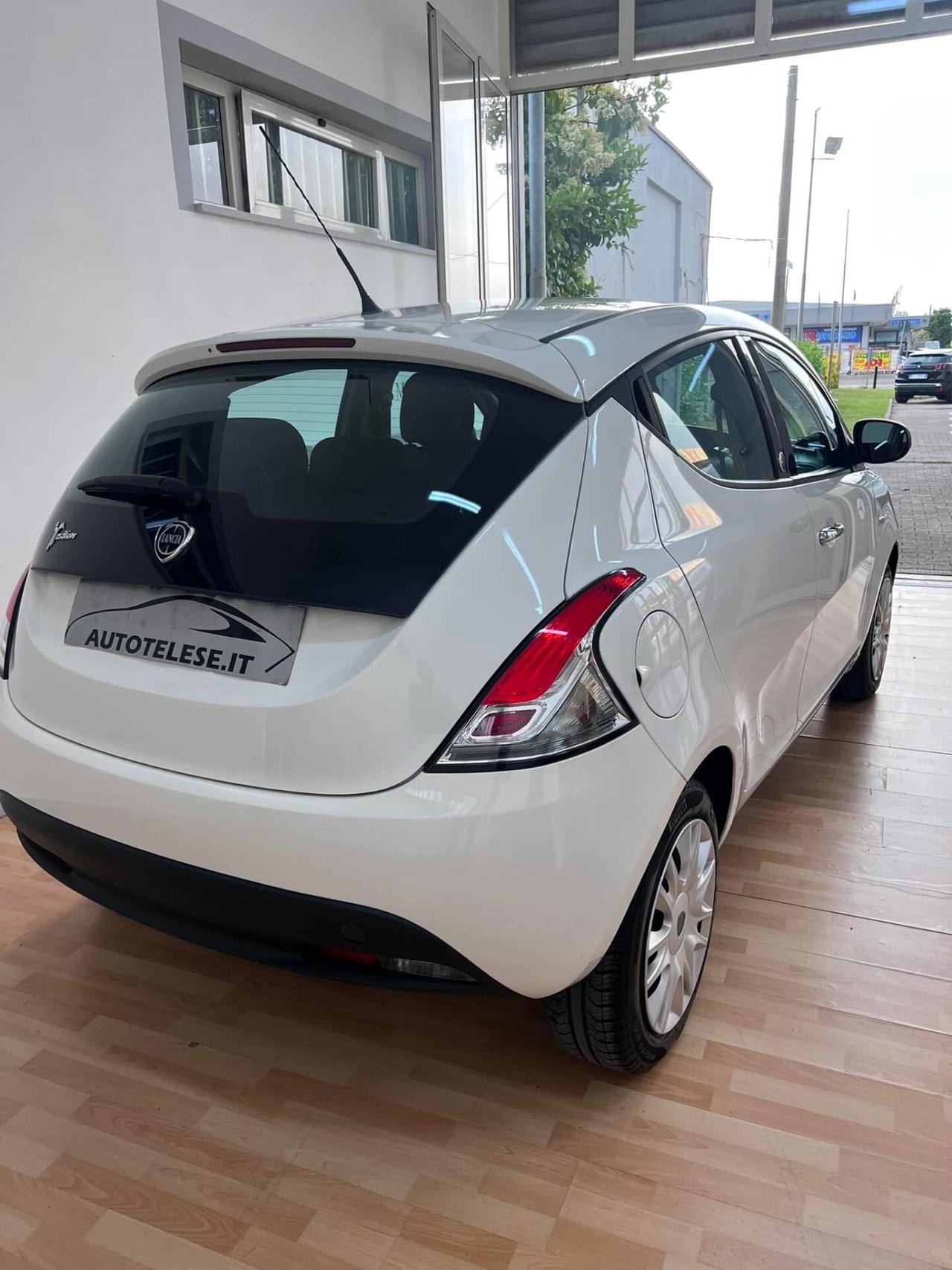 Lancia Ypsilon 1.2 69 CV 5 porte GPL Ecochic Silver