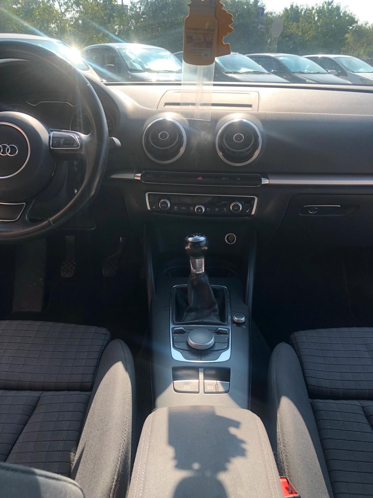 Audi A3 Cabrio 1.6 TDI clean diesel Ambiente