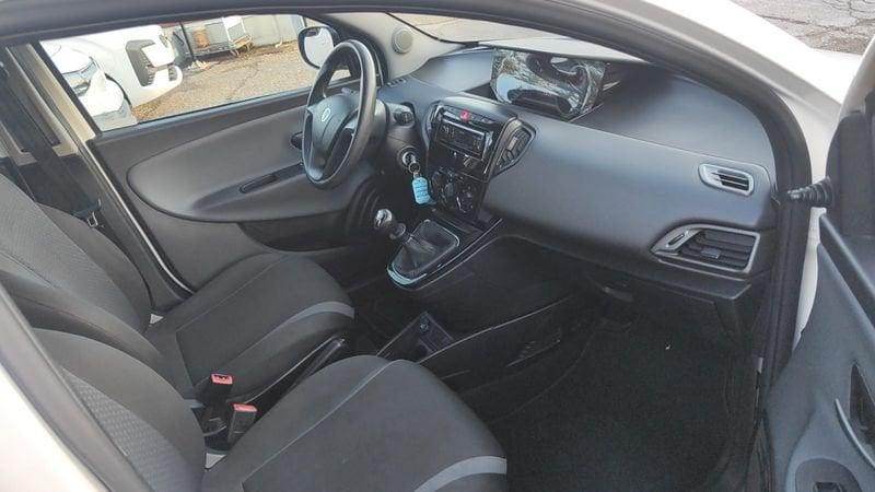 Lancia Ypsilon Ypsilon 1.2 69 CV 5 porte Silver