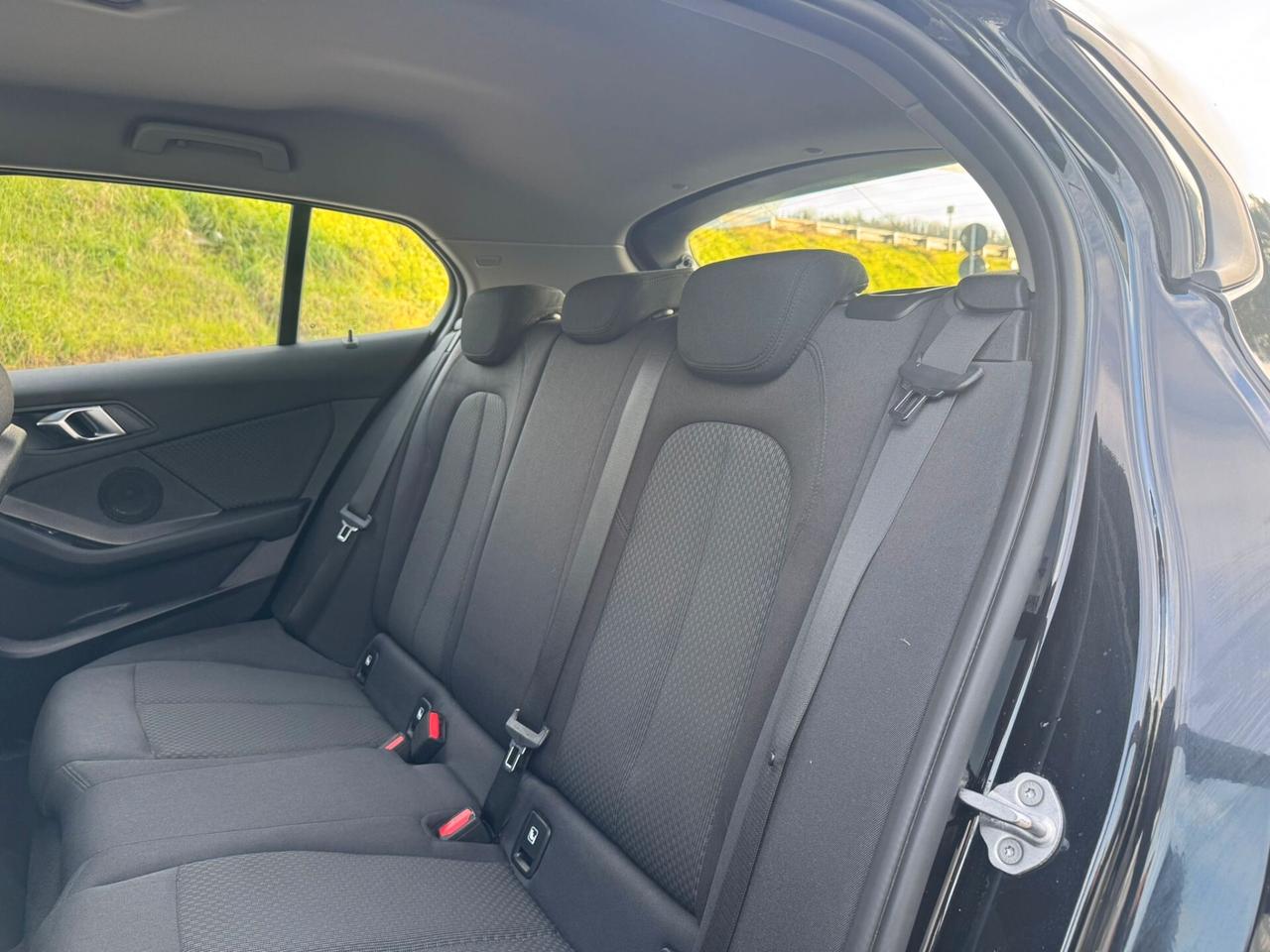 Bmw 116 116d 5p. Business Advantage