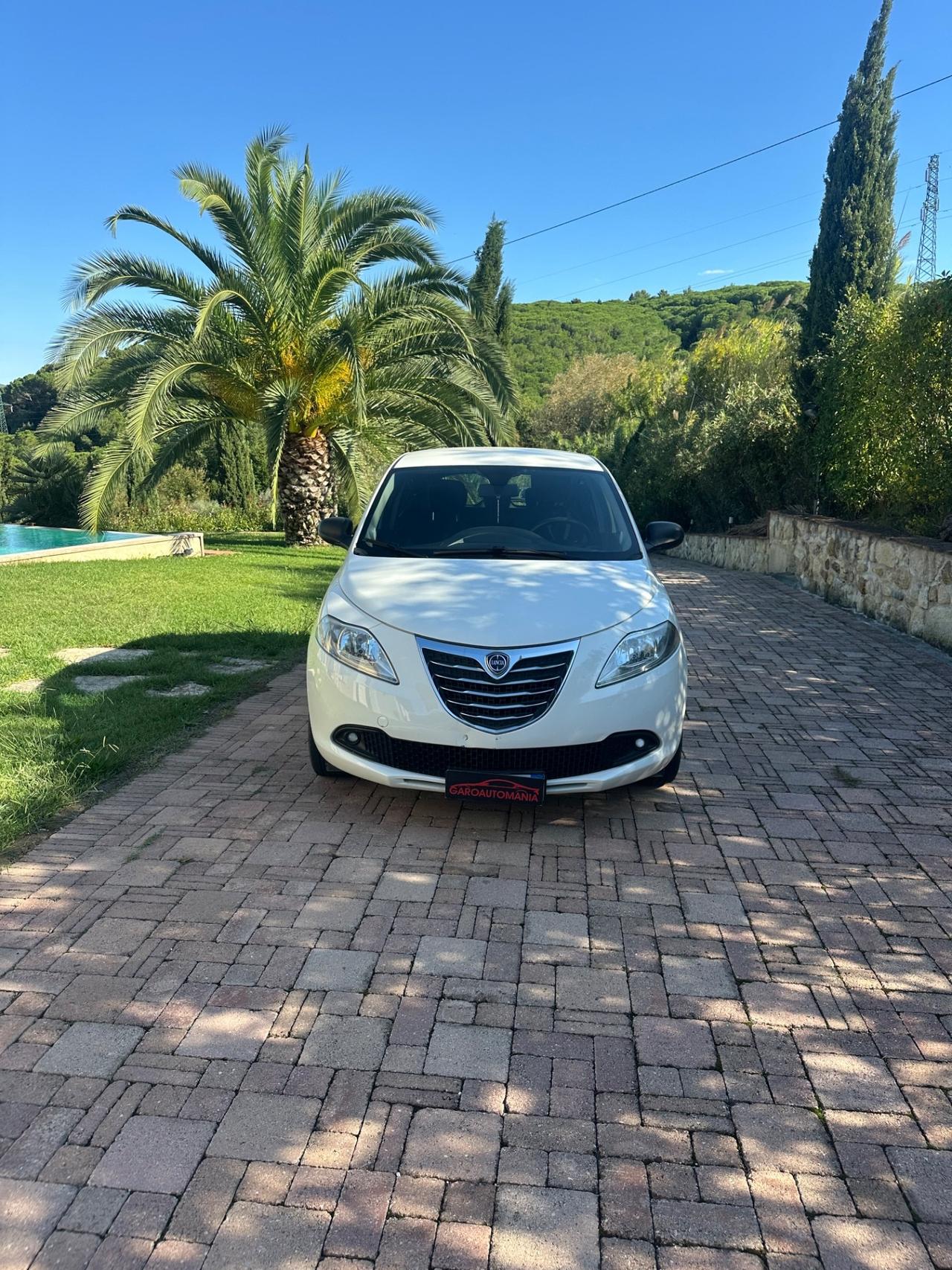 Lancia Ypsilon 1.2 69 CV 5 porte GPL Ecochic Silver