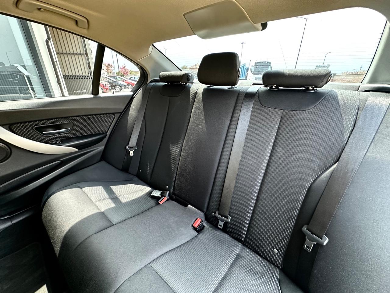 BMW Serie 3 F30 Berlina 318d Sport auto *NO VINCOLI*