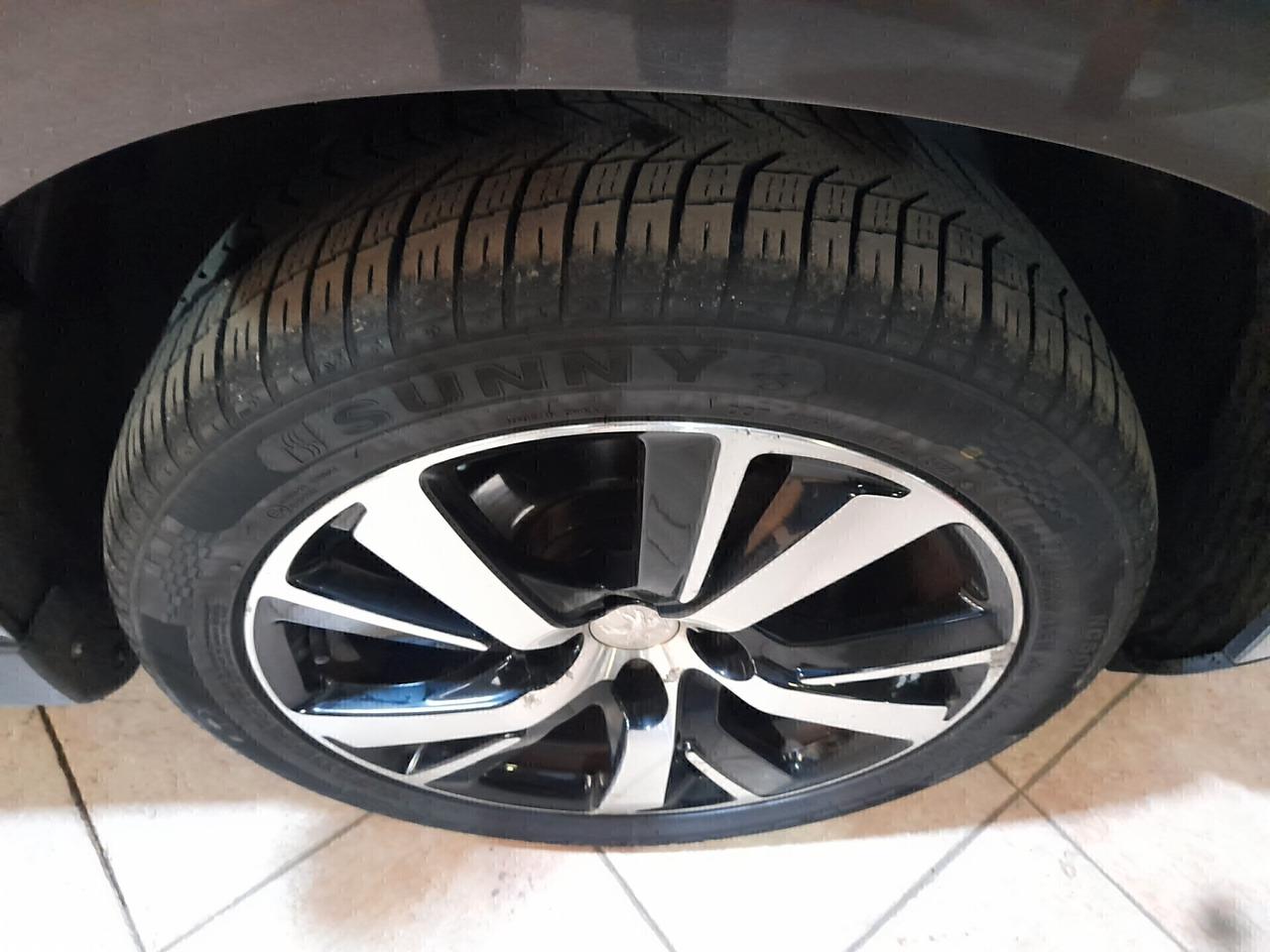 Peugeot 2008 1.6 e-HDi 92 CV Stop&Start Allure