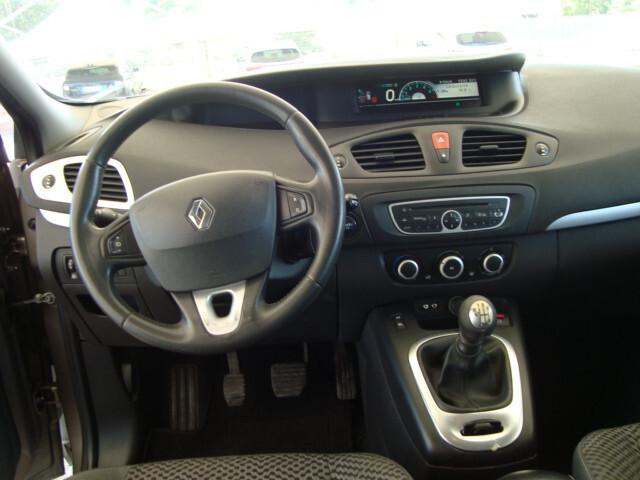 Renault Scenic X-Mod 1.5 dci Dynamique 110cv