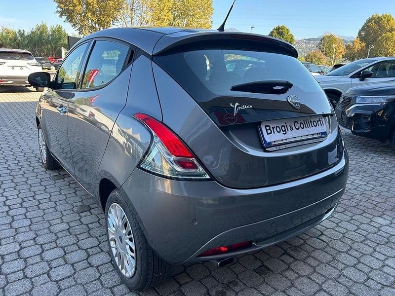 Lancia Ypsilon III 2015 5 Porte 1.2 69cv Silver