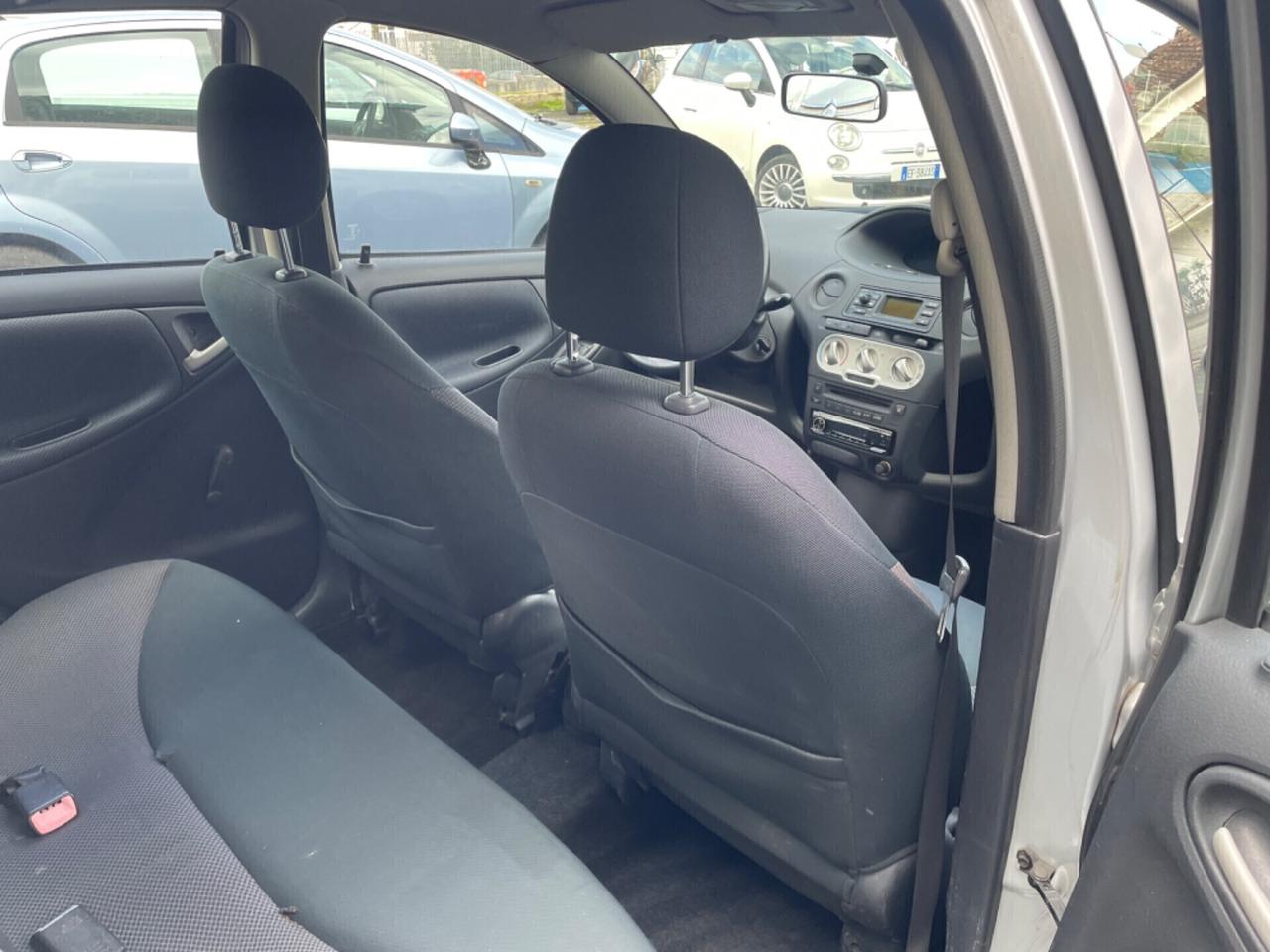 Toyota Yaris 1.4 tdi D-4D cat 5 porte Sol