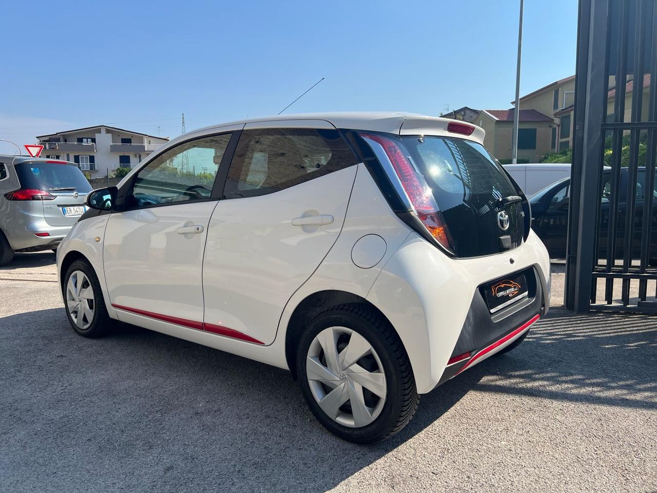 Toyota Aygo 1.0 VVT-i 69 CV 5 porte x-cool CLIMA/BLUETOOTH